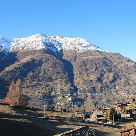 Apartment Charmantes Chalet In *