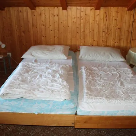 Apartment Charmantes Chalet In *